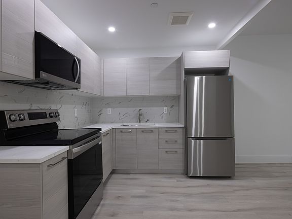 5th image of 1266 Park Pl #3A