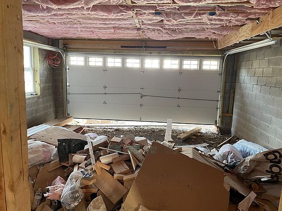 4th image of 19 N Munn Ave #1&2