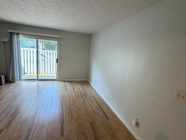 4228 River Ridge Dr — Photo 3