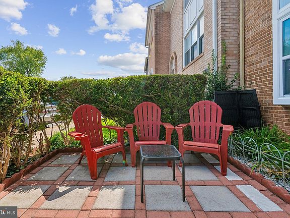 2nd image of 8519 Piney Point Ct
