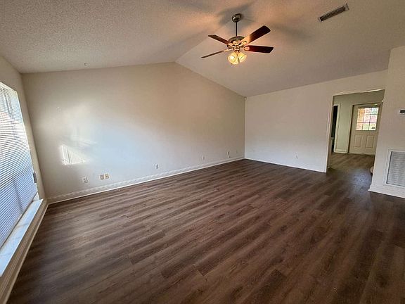 3rd image of 106 Autumn Ridge Dr #1