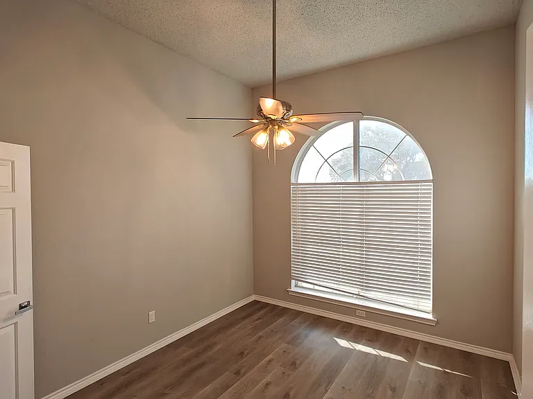 8504 Pebblebrook Dr — Photo 13