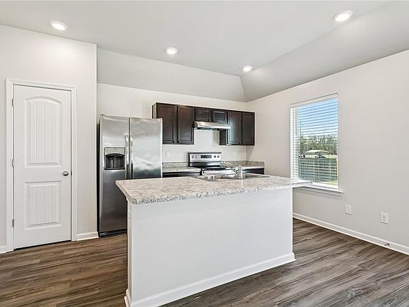 4th image of 42231 Southern Pines Blvd