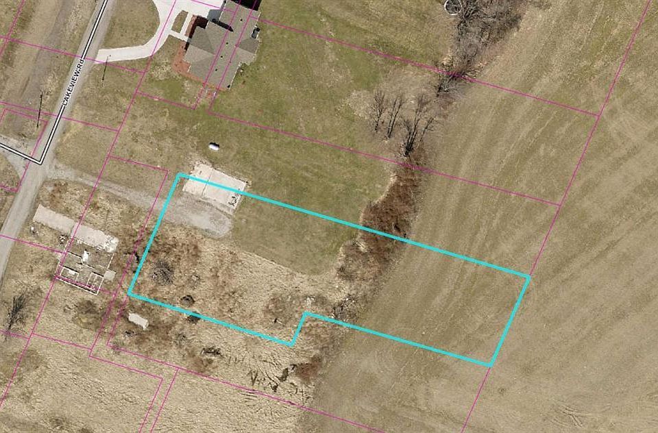 1st image of 122 Village Ln