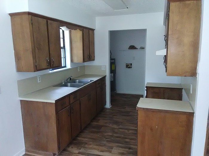 1st image of 609 Devereaux St