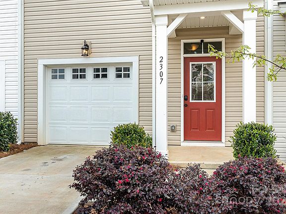 2nd image of 2307 Lazette Dr