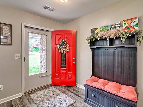 3rd image of 8 Foxfire Ln