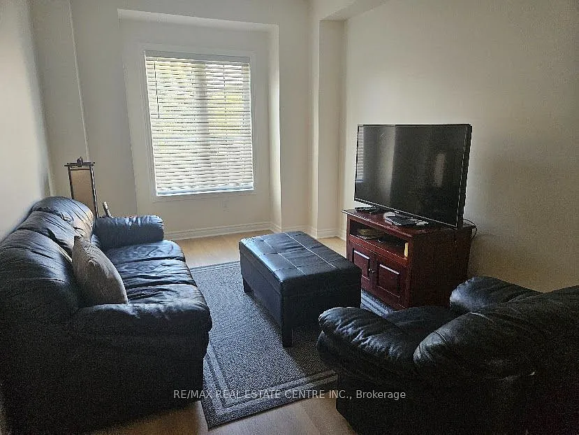 3 bed, $2,850 — Photo 2