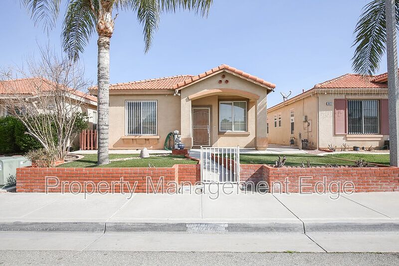 1st image of 1081 Encanto Dr