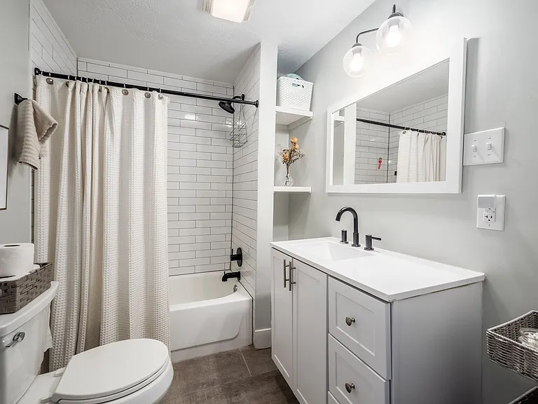781 Stanley Ave — Photo 6