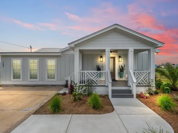 209 7th St, Mexico Beach, FL 32456