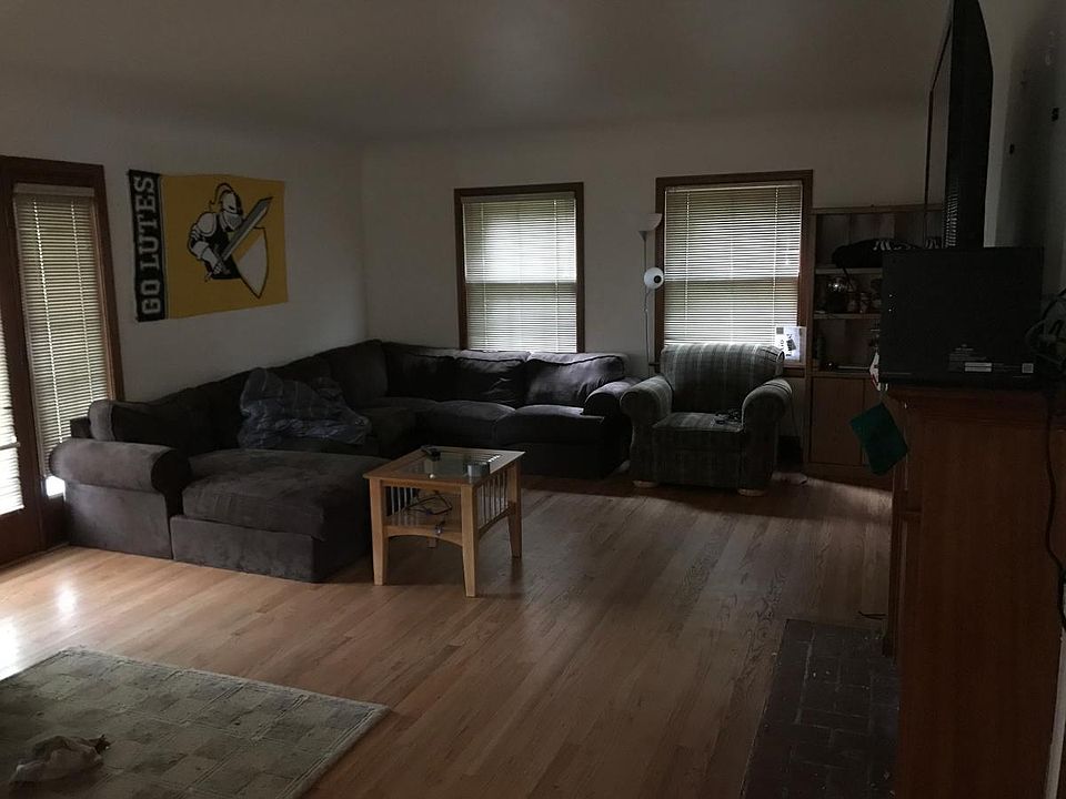 2nd image of 711 120th St S