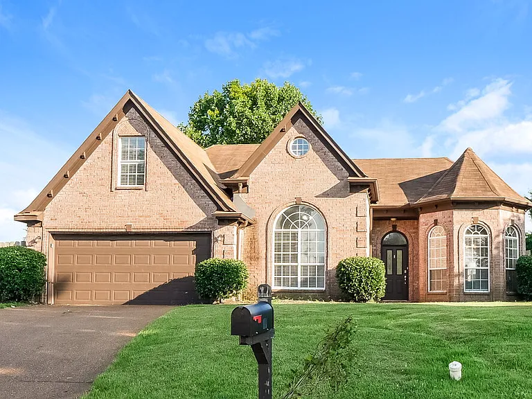 90 Oak Ridge Cv — Photo 1