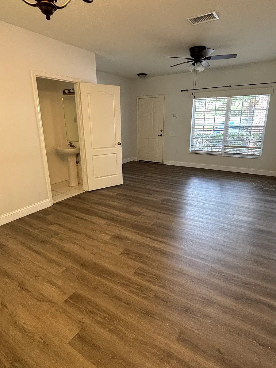 Building Photo - 30256 Lacledes Ln