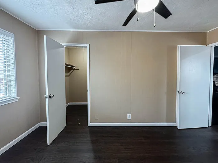 224 Avenue F #12 — Photo 8