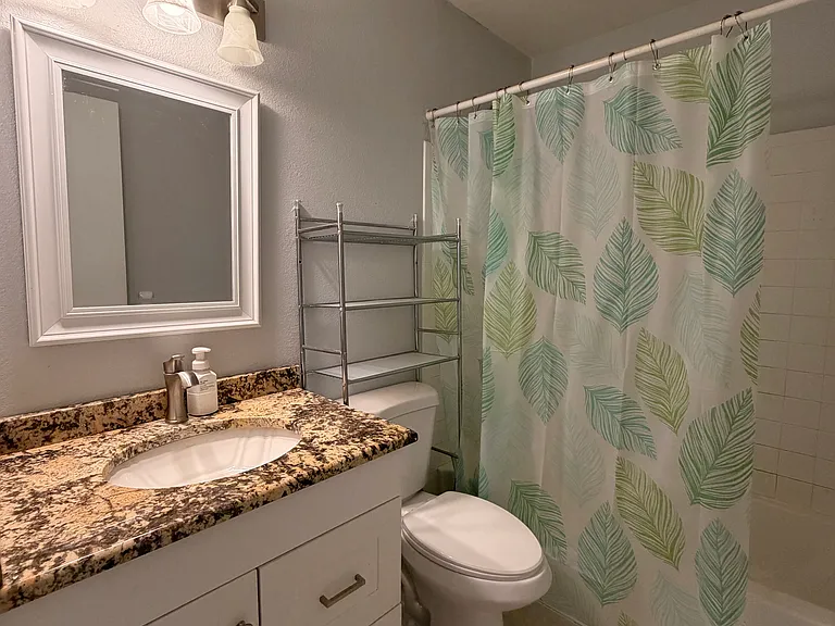 1111 Flagami Rd SE — Photo 8