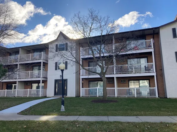137 Gregory St APT 16, Aurora, IL 60504