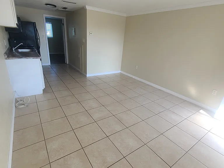 4809 Grand Blvd #14 — Photo 2