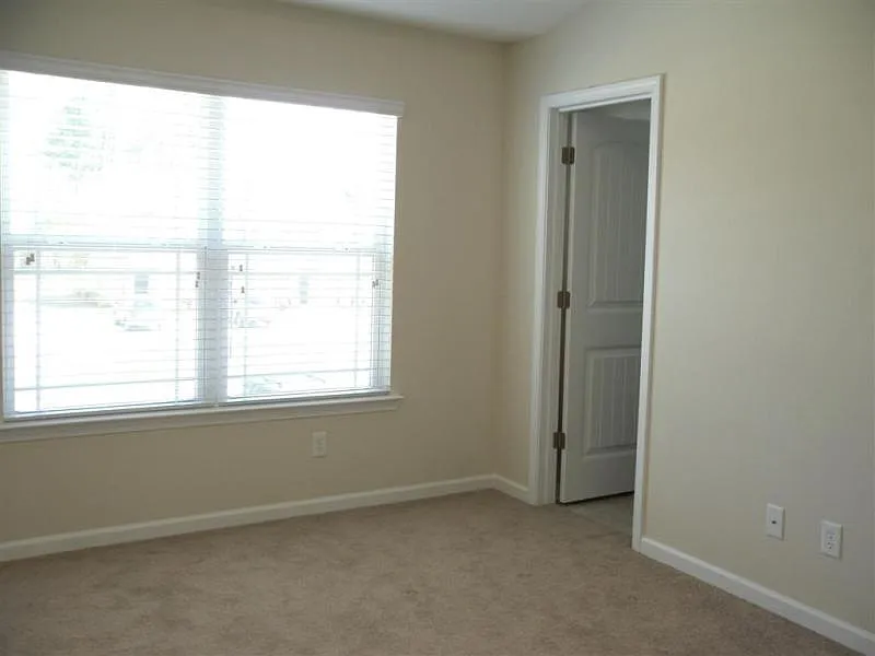 2 bed, 2.5 bath, 1341 sqft, $1,695 — Photo 3