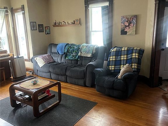 4th image of 687 Highland Ave