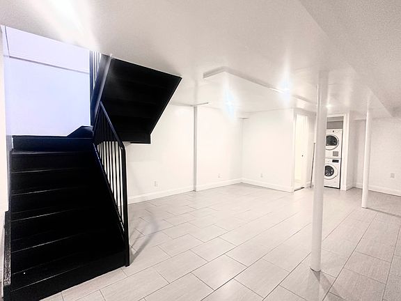 3rd image of 68 Hausman St #1
