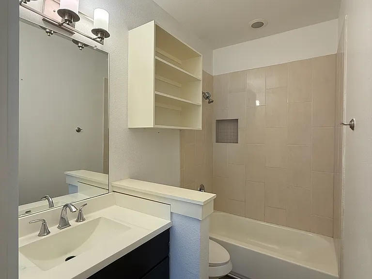 913 Ogden St — Photo 18