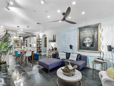 5600 NW 114th Pl APT 103, Doral, FL, 33178