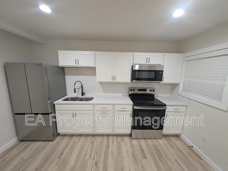 1 bed, 1.0 bath, 500 sqft, $1,050 — Photo 2