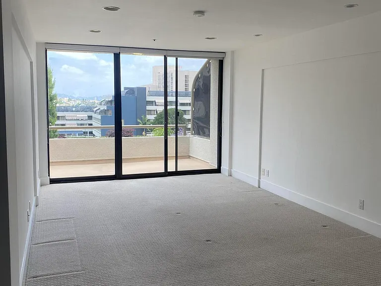 121 S Hope St #408 — Photo 16