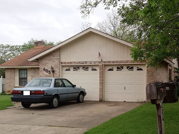 3rd image of 605 Andover Dr