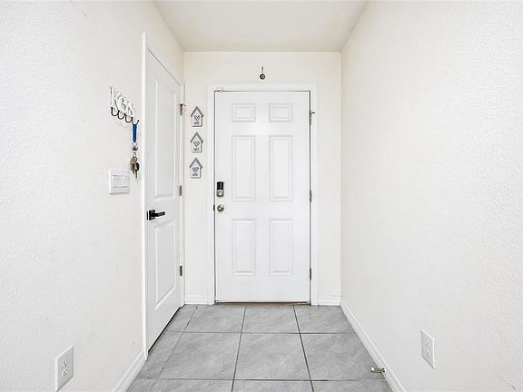 4th image of 16402 SW 17th Terrace Rd