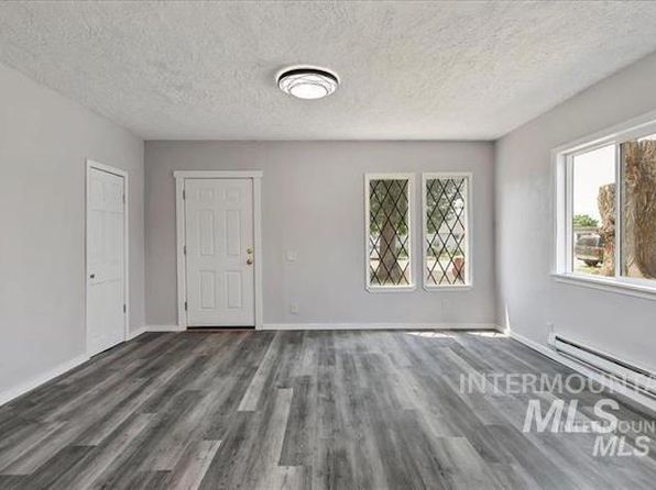 213 E Freeport St, Caldwell, ID 83605