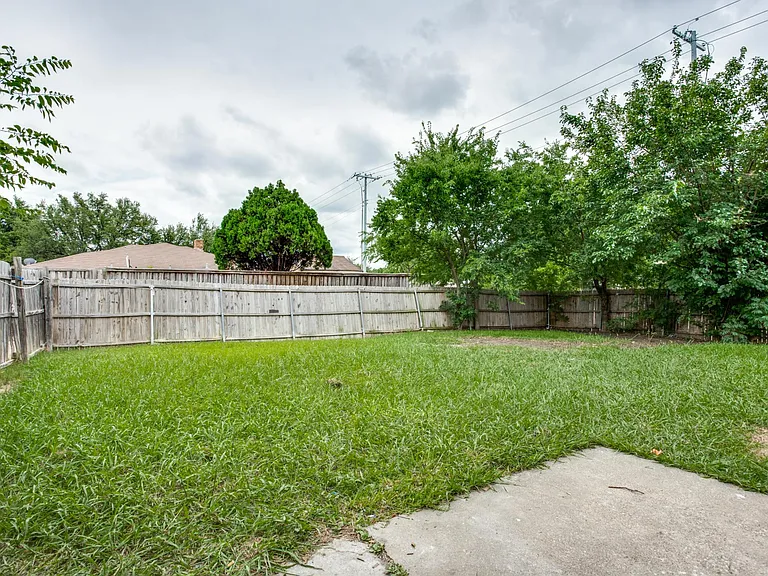 810 Ravencroft Dr — Photo 21
