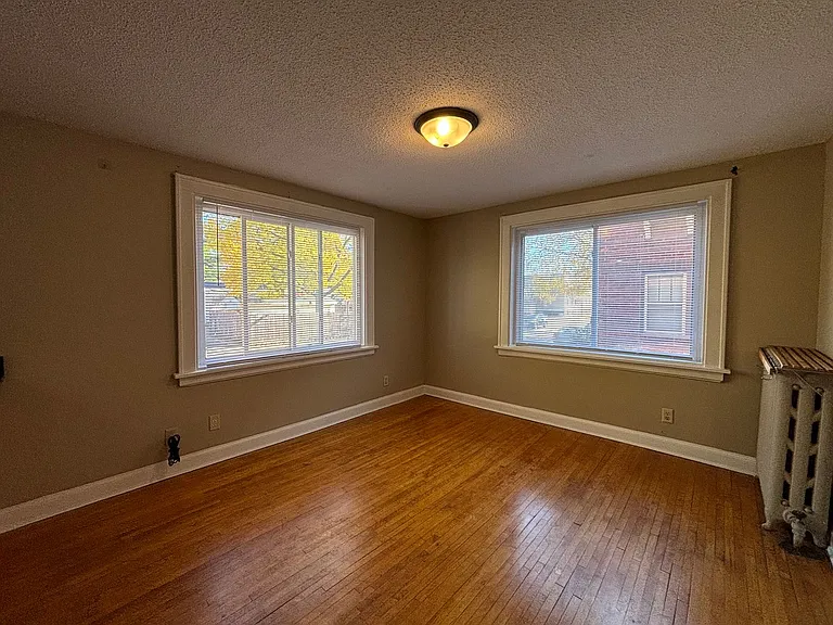 535 Asbury — Photo 17
