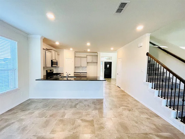 1915 Orchard Berry Ln — Photo 10