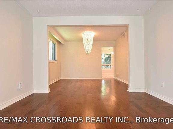 4th image of 52 Emmeloord Cres