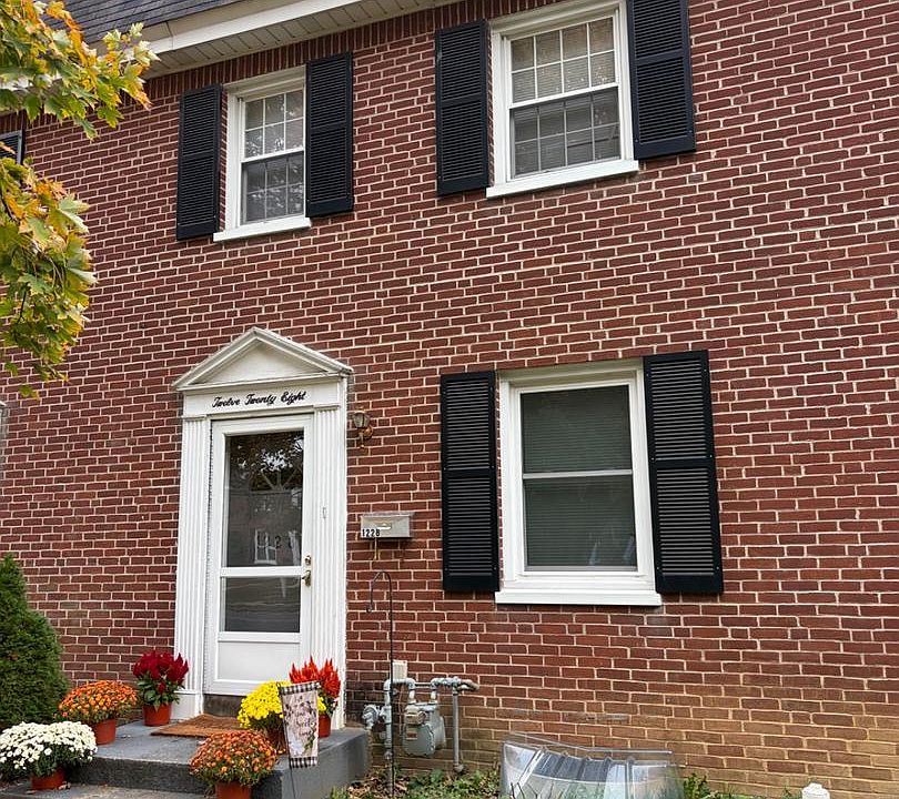1st image of 1228 Union St
