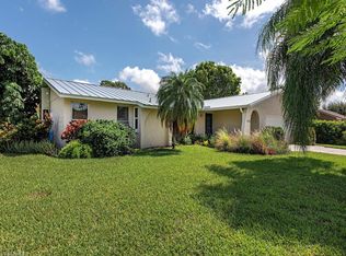 930 Rosea Ct, Naples, FL 34104