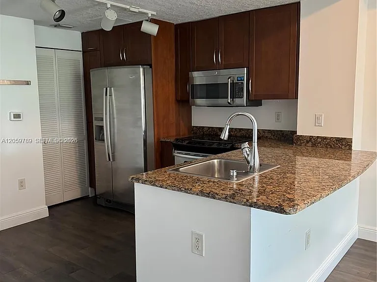 400 N Federal Hwy #214S — Photo 2