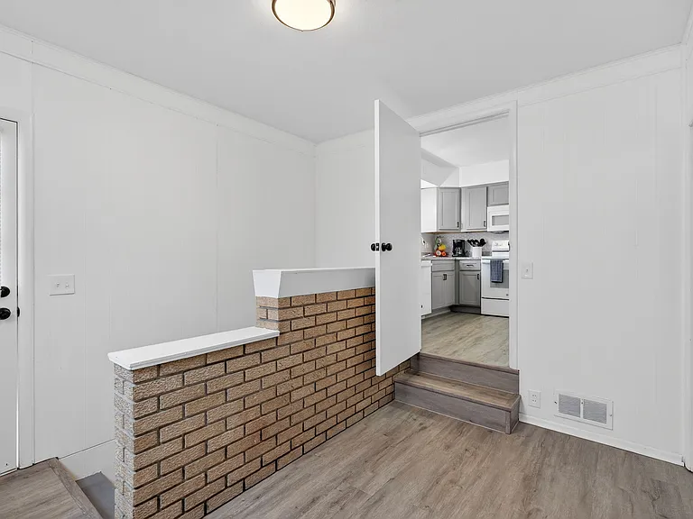 1553 Cove Ln — Photo 33