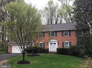 8212 Hunting Hill Ln, Mc Lean, VA 22102