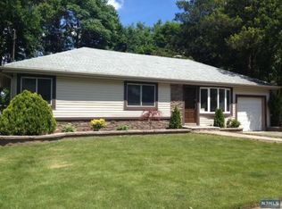 19 Harlow Cres #1X, Fair Lawn, NJ 07410