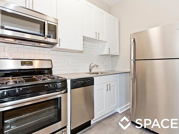 5th image of 3414-3424 N Elaine Pl #4