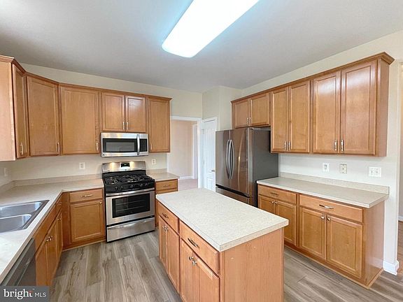 3rd image of 41555 Singletree Dr
