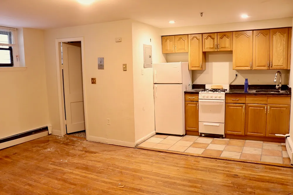 Studio, 380 sqft, $2,050 — Photo 1