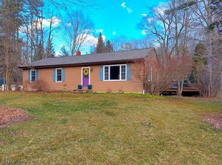 17871 English Dr, Chagrin Falls, OH 44023