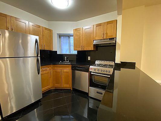 1st image of 149 E 81st St APT 4
