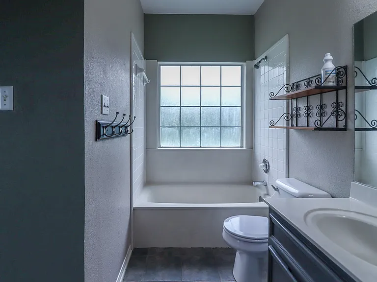 1810 Mesa Oaks Cir — Photo 29