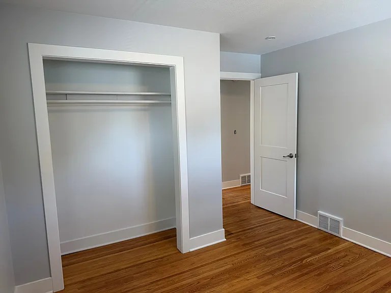 6046 Portland Ave — Photo 3