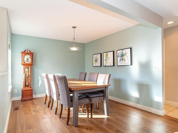 5th image of 737 E Moss Creek Cir